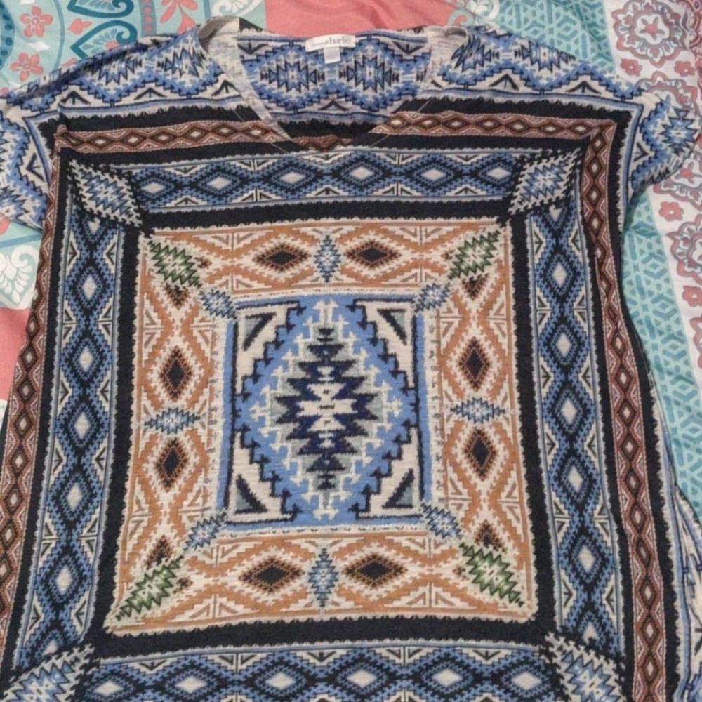 Charming Charlie's Geometrical Top